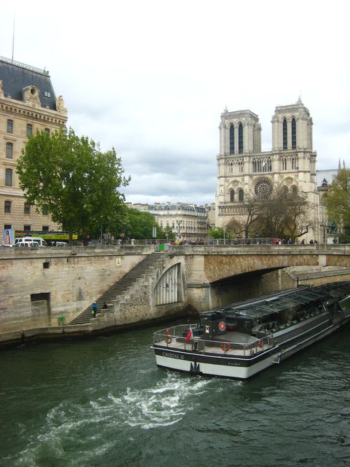 Bateau sur la Seine