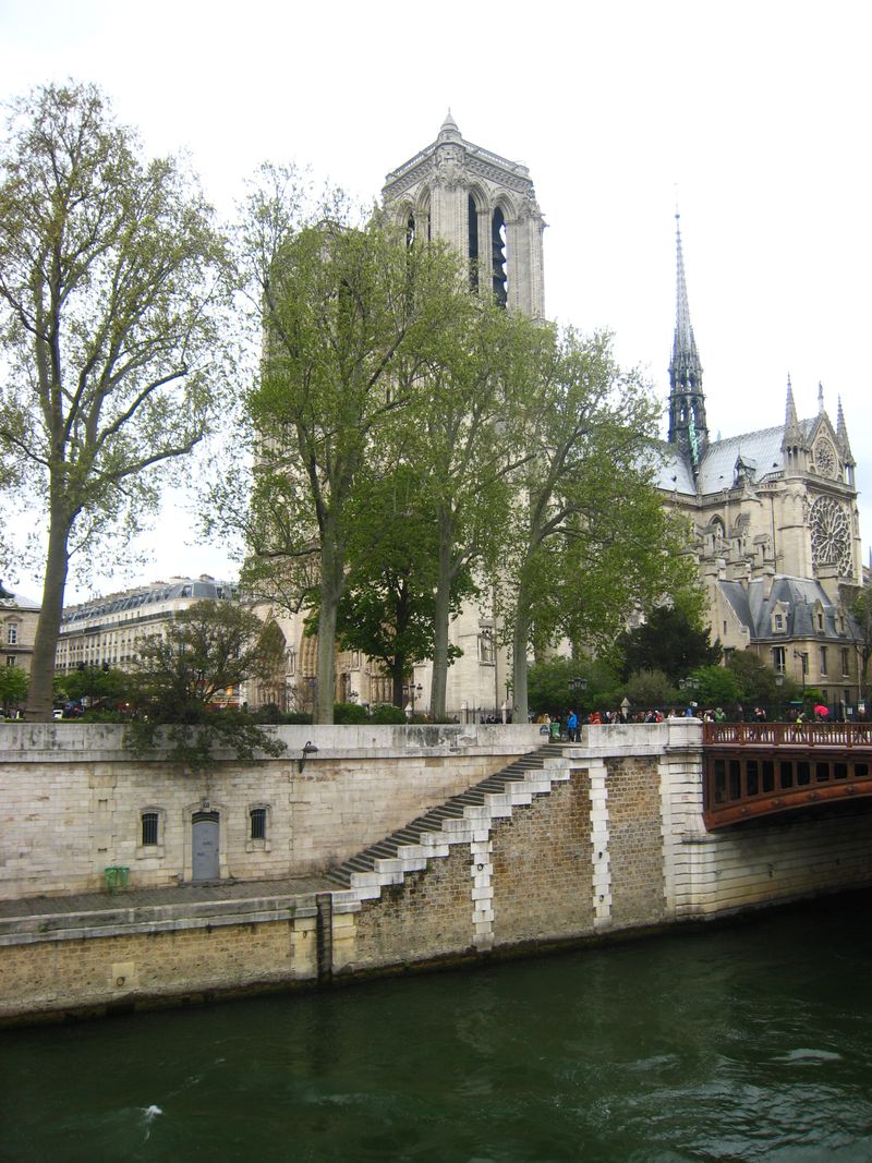 Vue des quais  Notre Dame